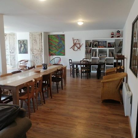 Logement Entier Spacieux Et Confortable A 1 H De Paris Courtenay  Exteriör bild