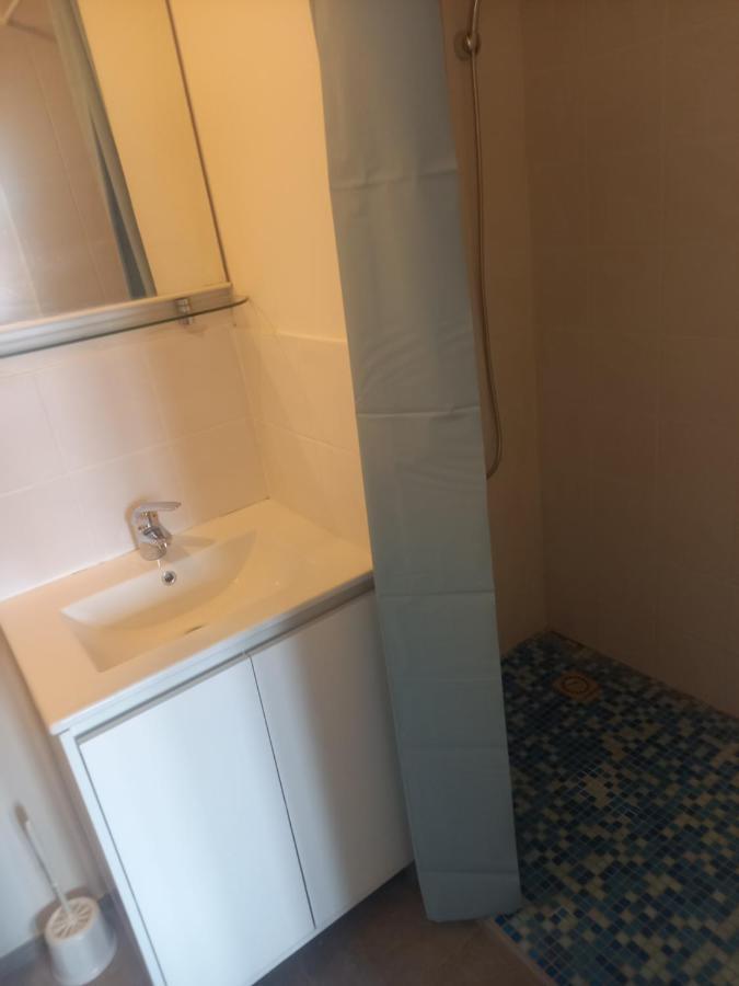Logement Entier Spacieux Et Confortable A 1 H De Paris Courtenay  Exteriör bild