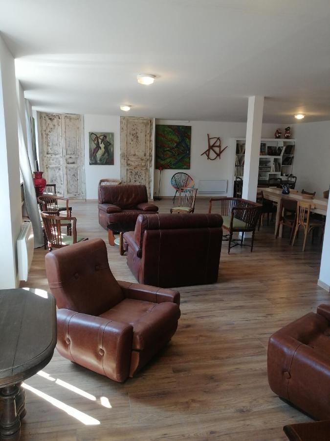 Logement Entier Spacieux Et Confortable A 1 H De Paris Courtenay  Exteriör bild