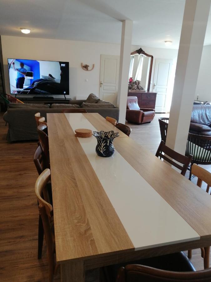Logement Entier Spacieux Et Confortable A 1 H De Paris Courtenay  Exteriör bild