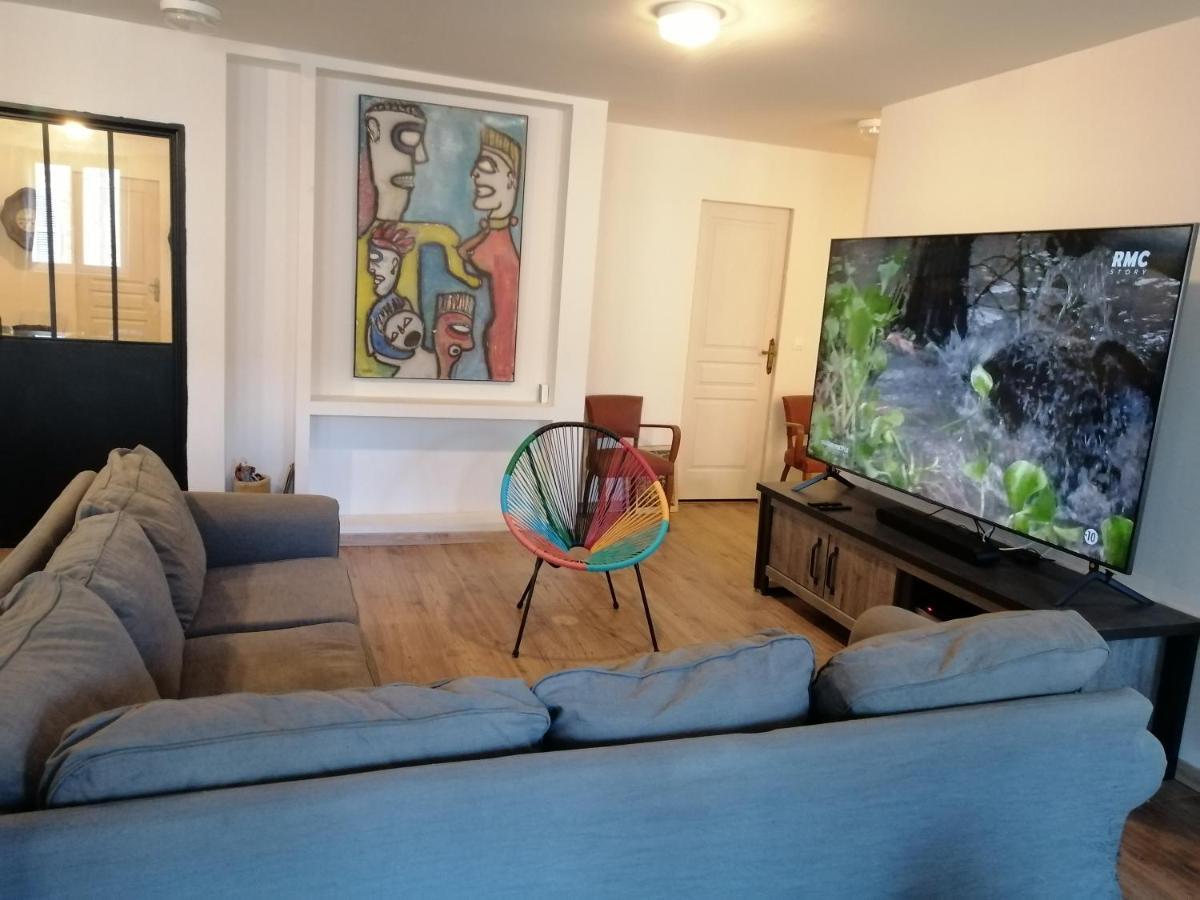 Logement Entier Spacieux Et Confortable A 1 H De Paris Courtenay  Exteriör bild