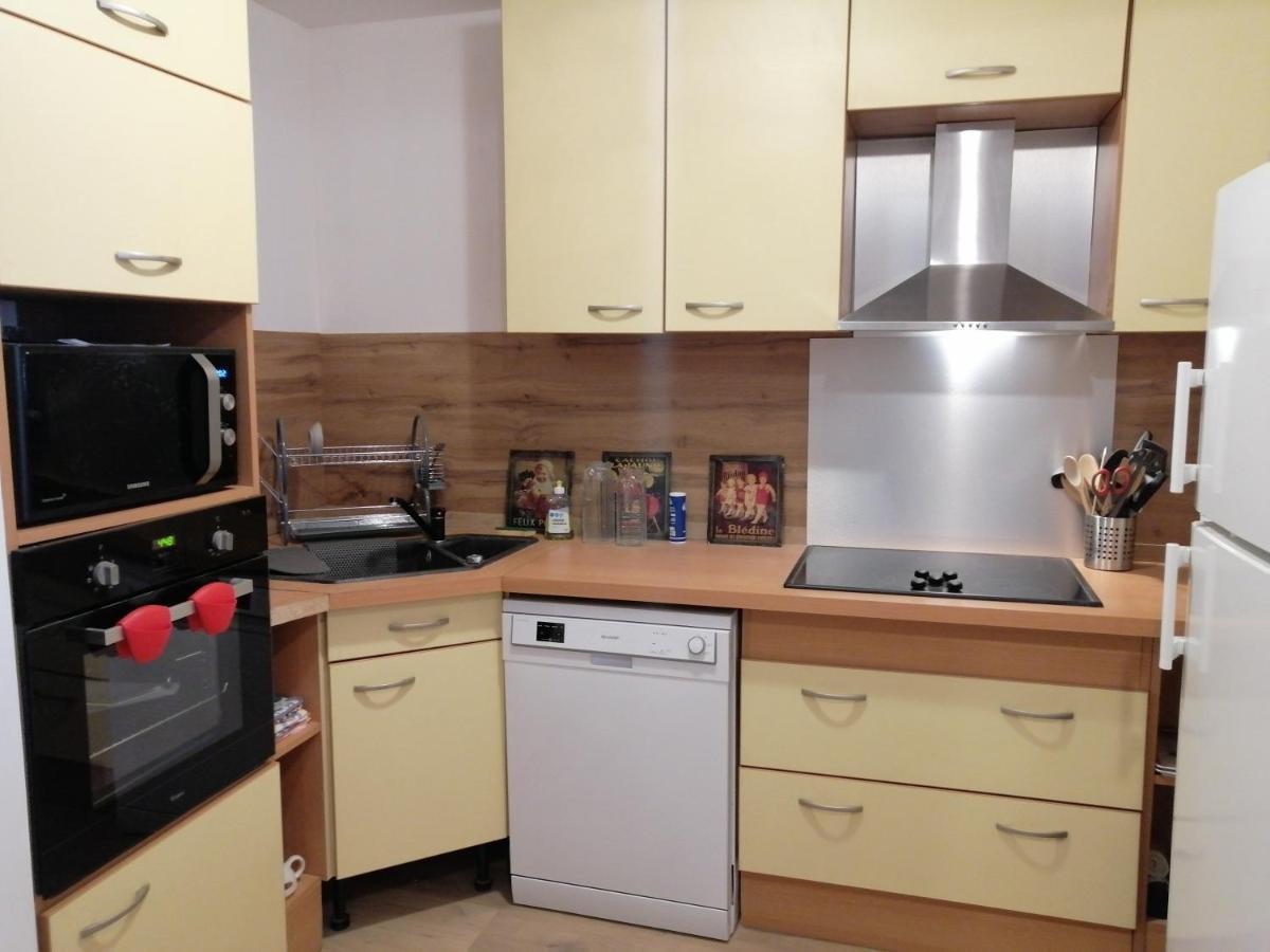Logement Entier Spacieux Et Confortable A 1 H De Paris Courtenay  Exteriör bild
